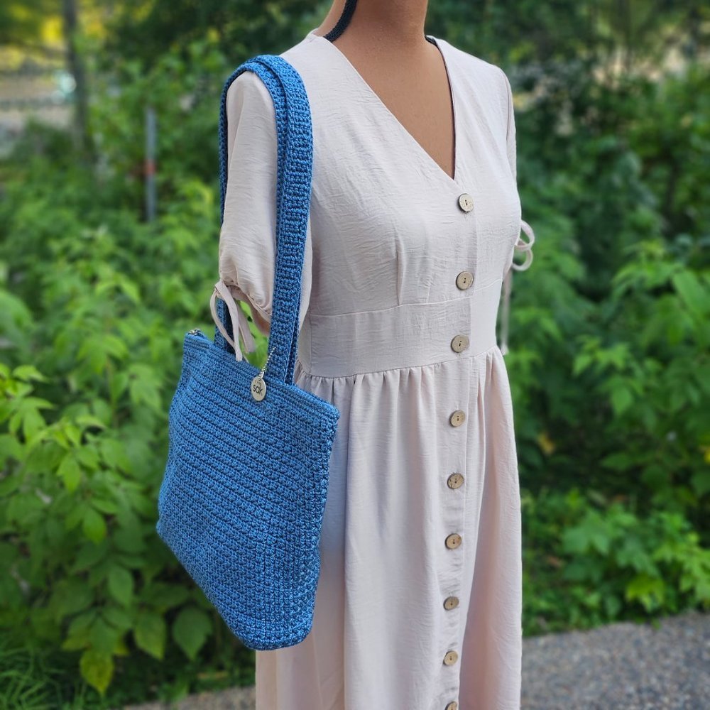 The Sak Crochet Women Shoulder Bag Purse Dusty Blue, Excellent Condition - Picture 4 of 9